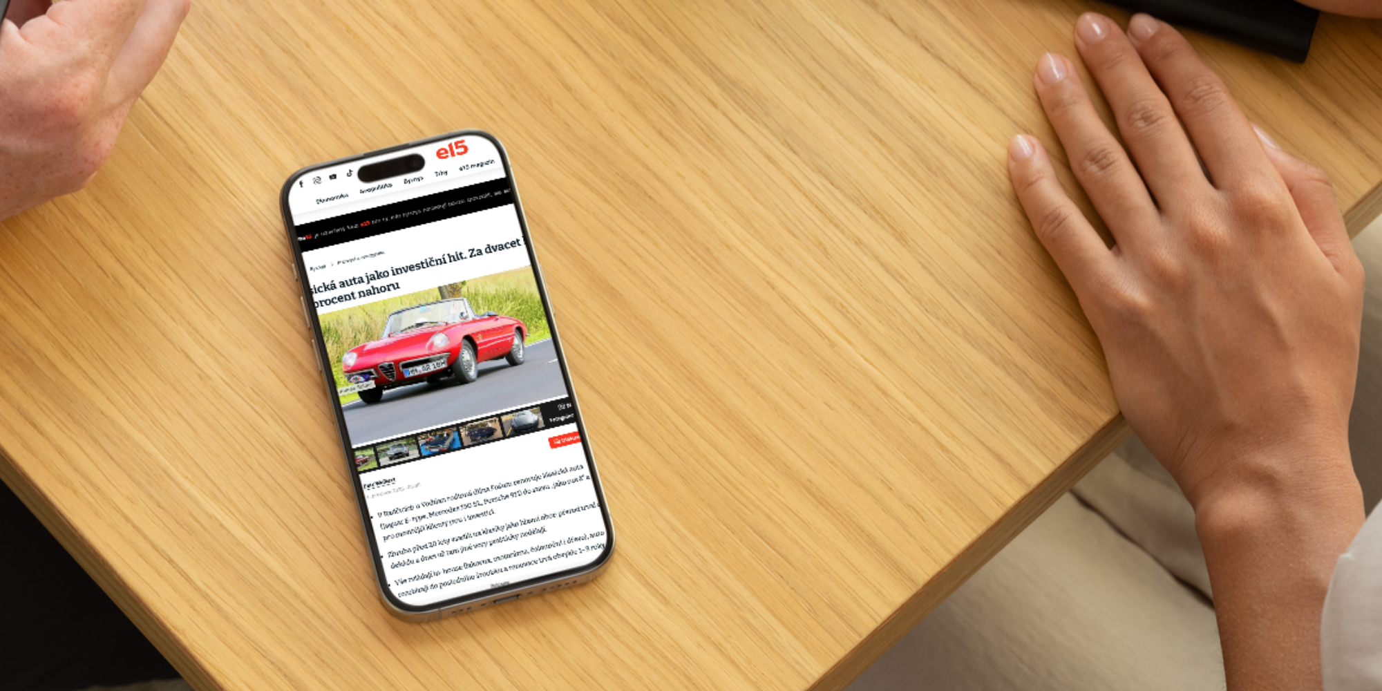 Topic PR týmová fotografie stážisty