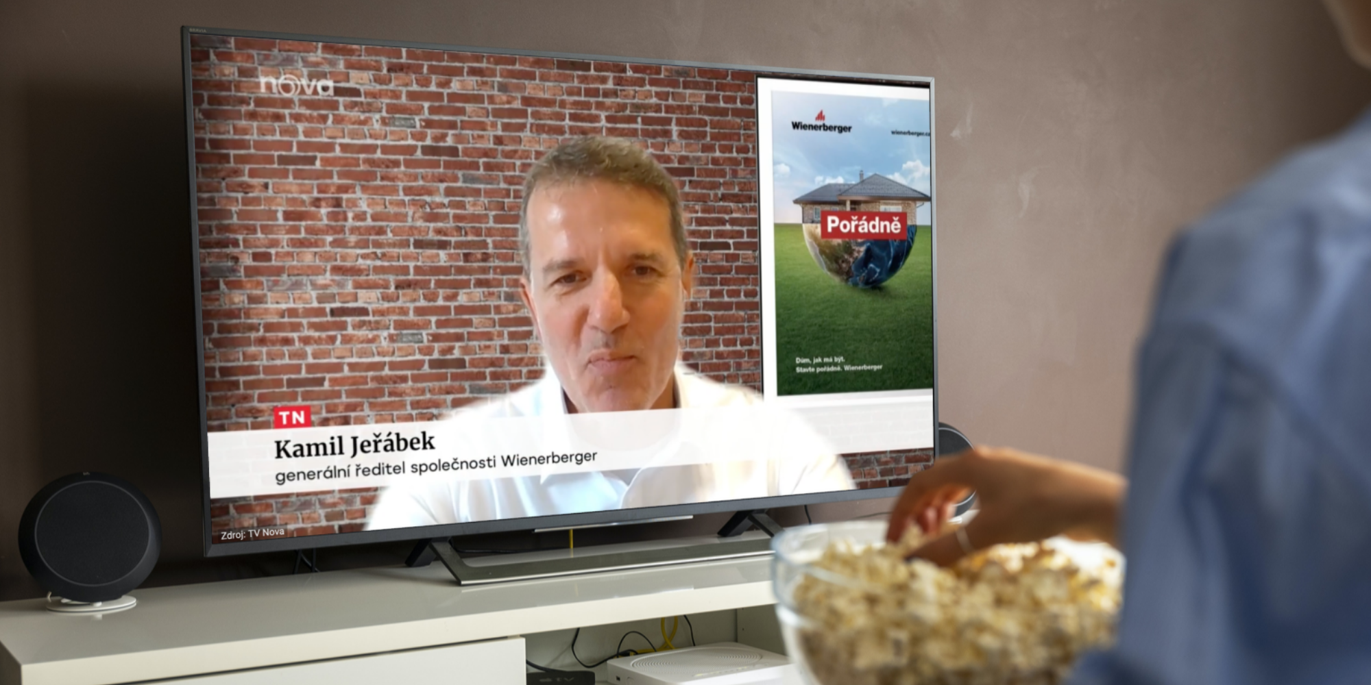 Topic PR týmová fotografie stážisty