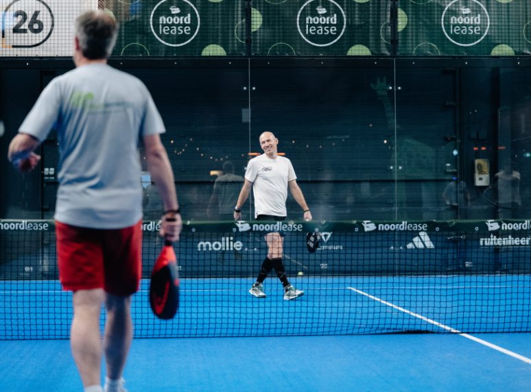 arjan robben tijdens borrelen en padel'n 2026