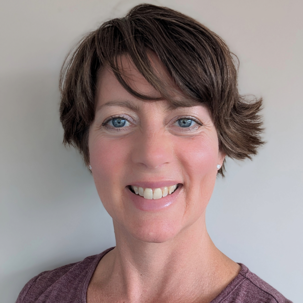 Lynn Hemera headshot.