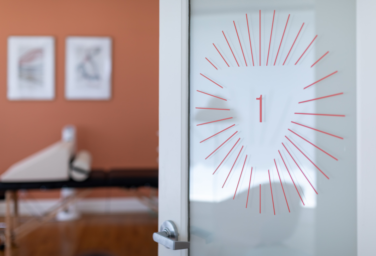 What to expect at Origin Physical Therapy represented by clinic room