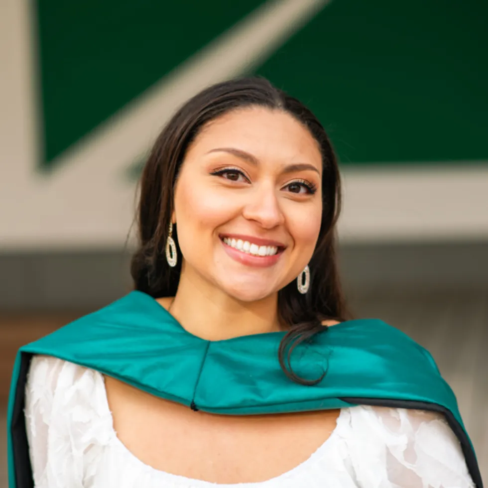 Kyarah Capasgordo headshot.