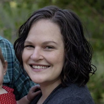 Claire B Crompton headshot