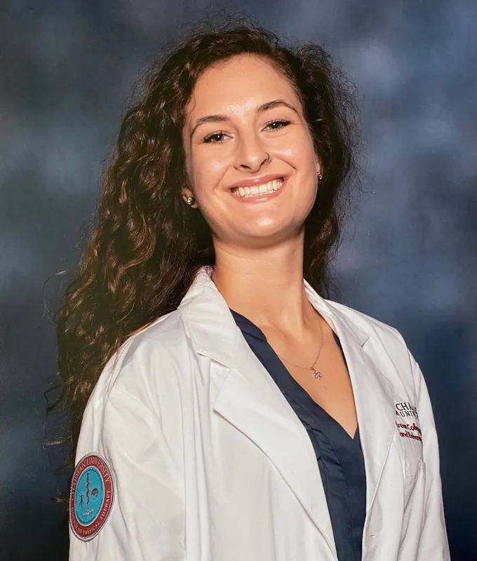 Arielle Raguine headshot.