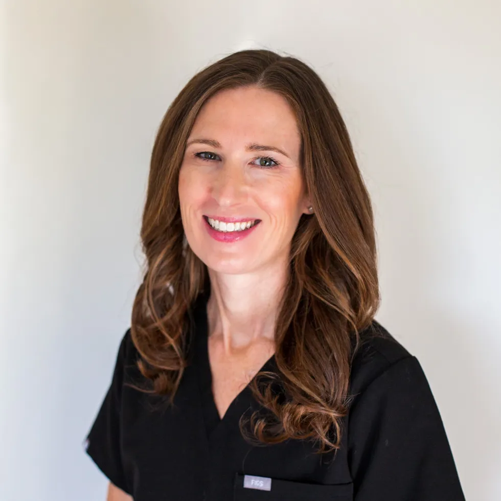 Lindsay Lindquist headshot.