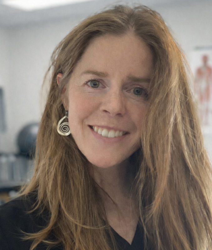 Allison Molnar headshot.