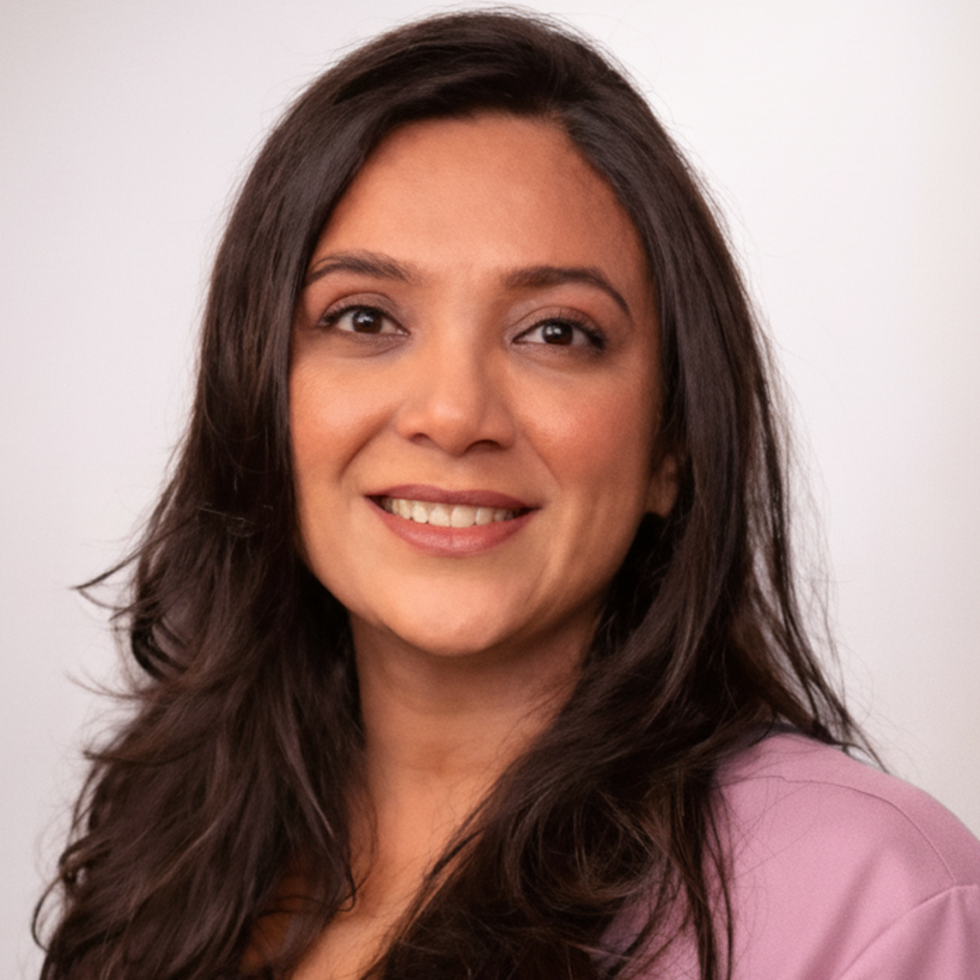 Aditi Shah headshot.