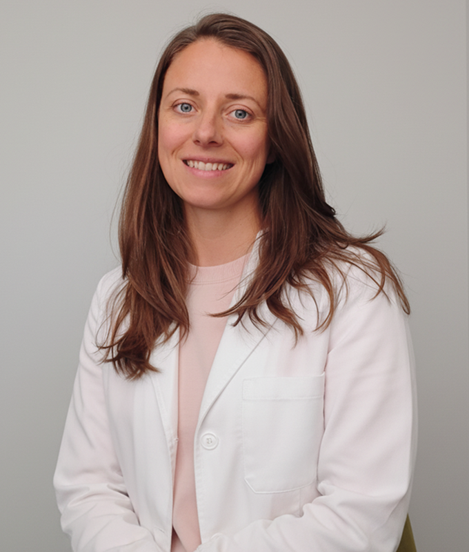 Celeste Compton headshot.