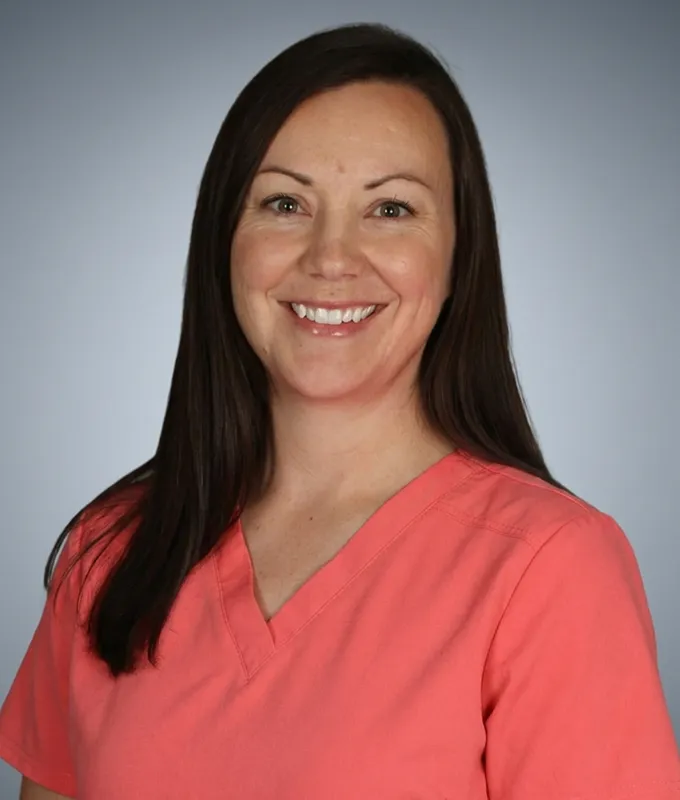 Traci Terhaar headshot.