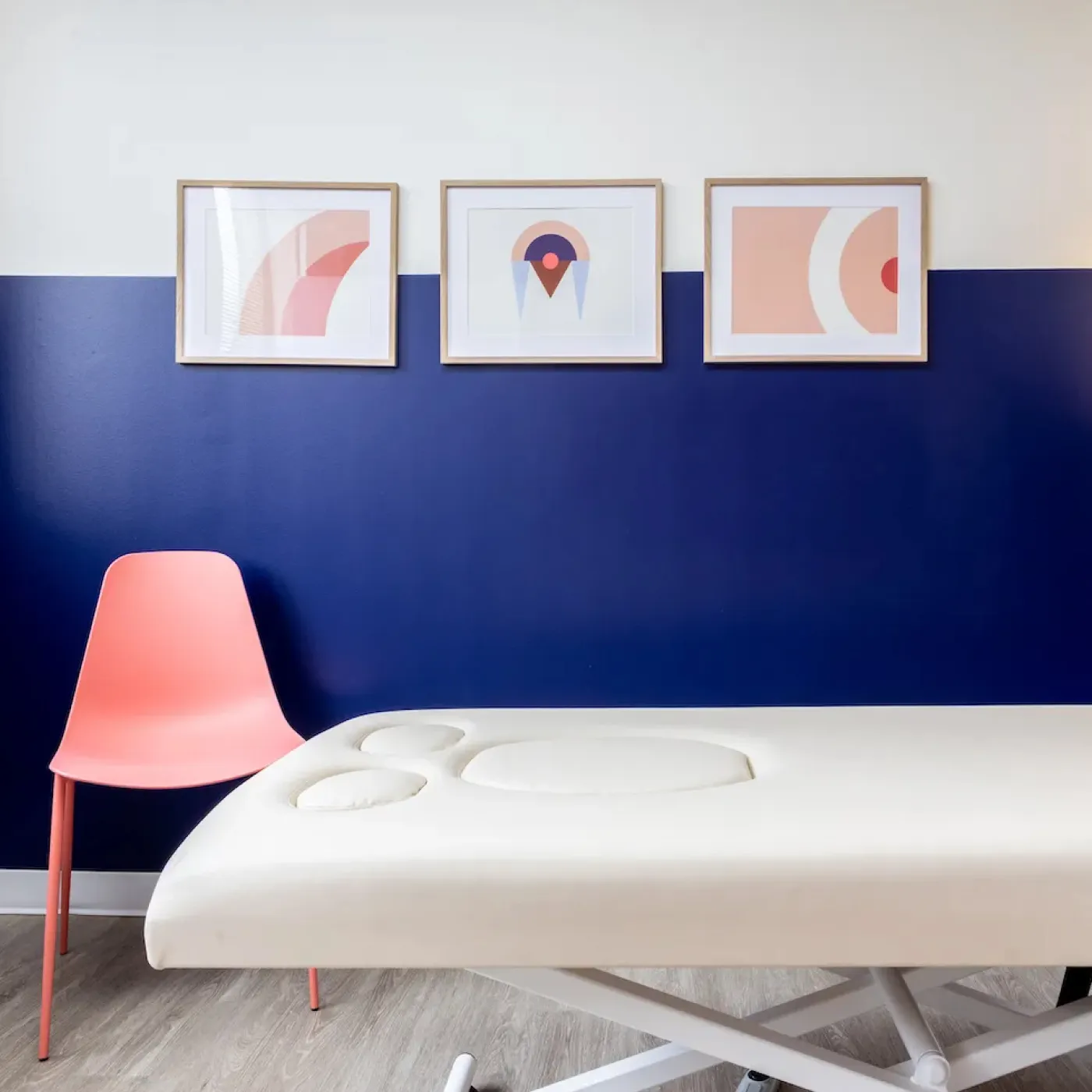 Uplifting wall art featuring the words “the future feels good” at Origin’s clinic.