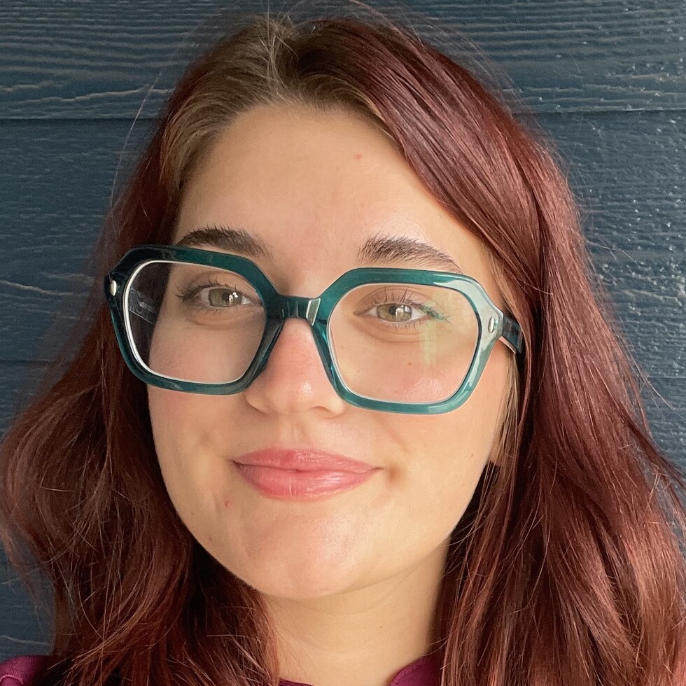 Amanda Ivy headshot.