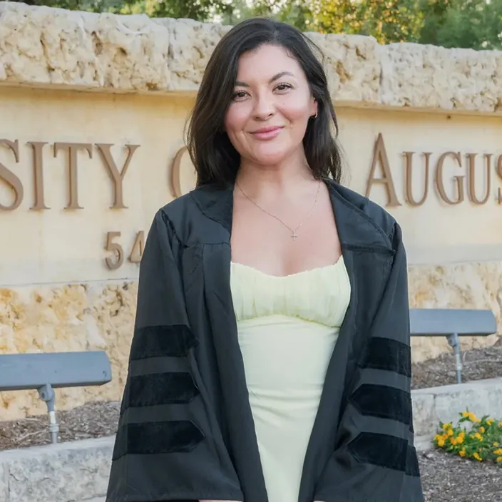 Elizabeth Sosa headshot.