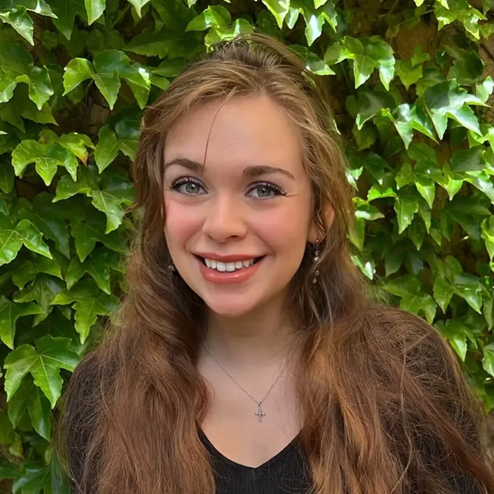 Arianne Medrano headshot.