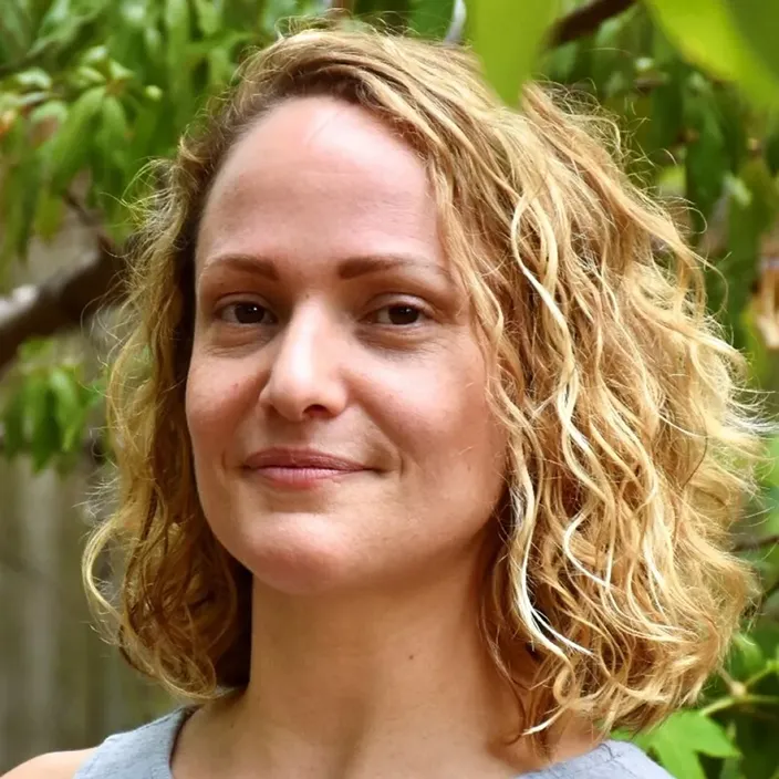 Erin Frank headshot.