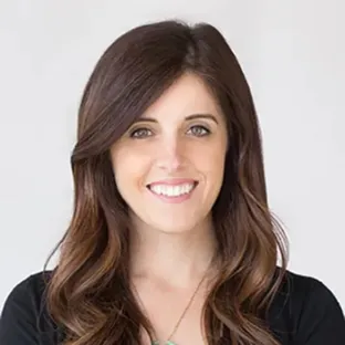 Halle Tecco headshot.