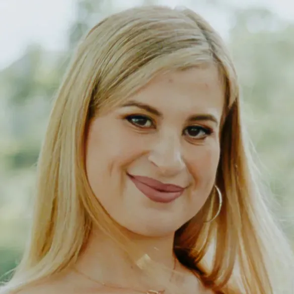 Jaclyn Barcal headshot.