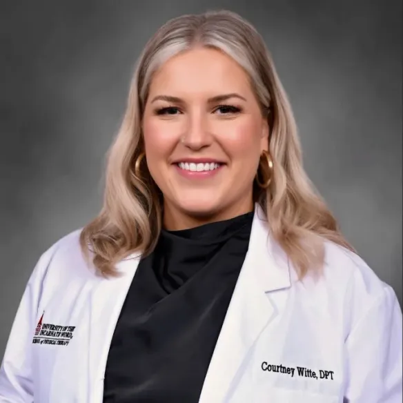 Courtney Witte headshot.