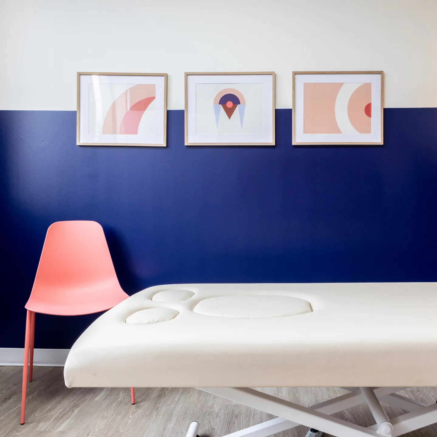 Uplifting wall art featuring the words “the future feels good” at Origin’s clinic.