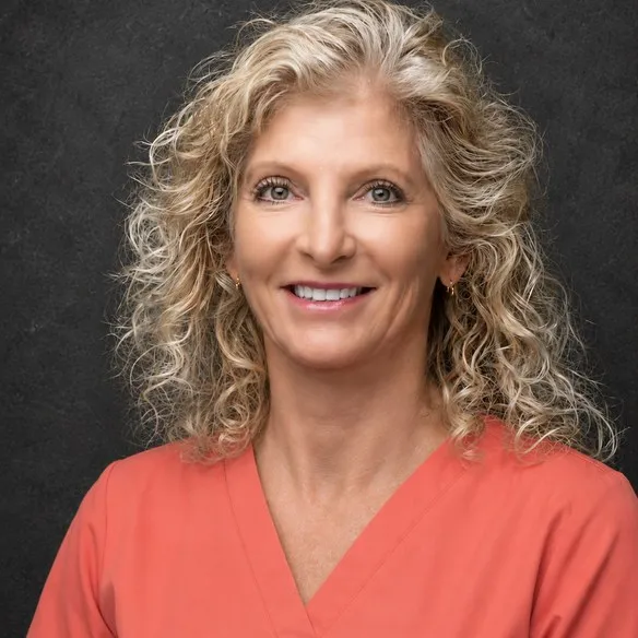 Genne' DeHenau McDonald headshot.