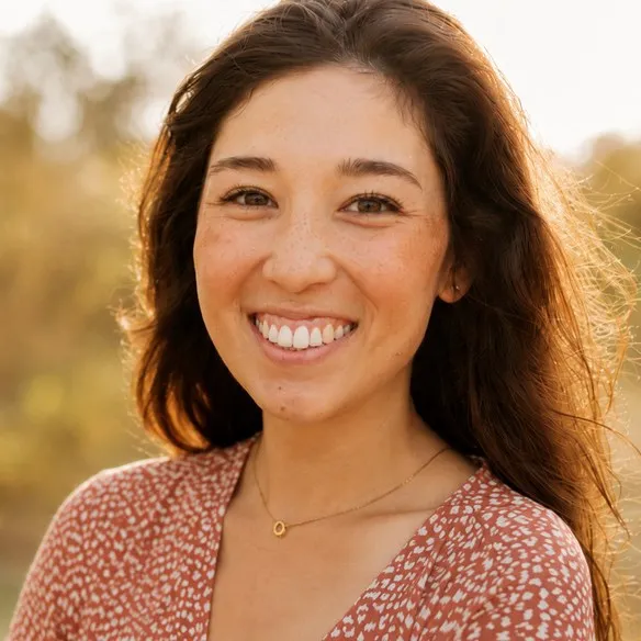 Sarah Salas headshot.