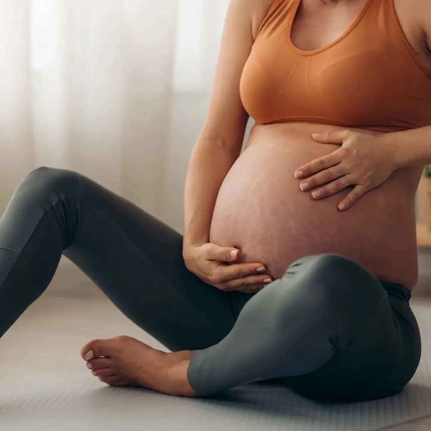 A pregnant woman with a sharp pain in her diaphragm.