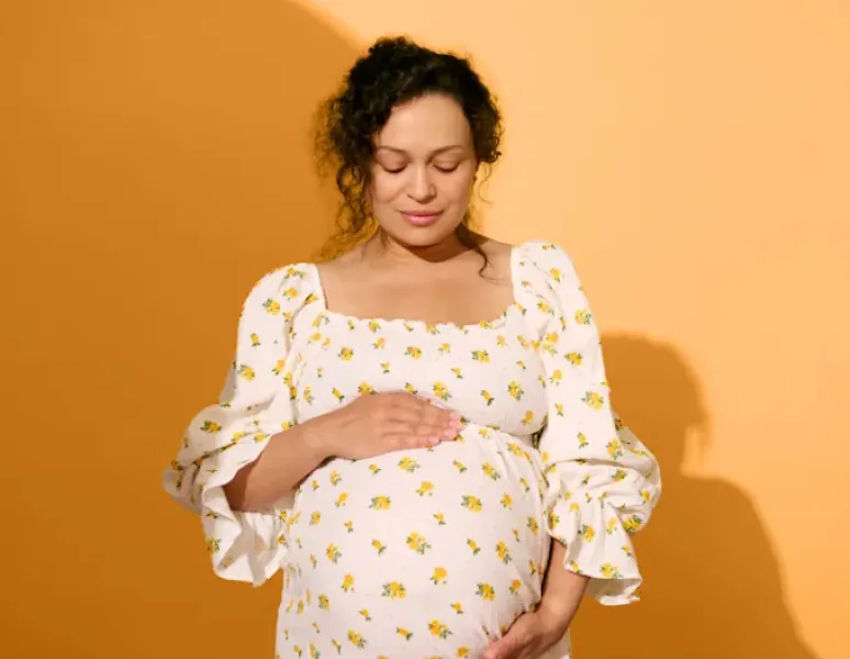 Woman having a baby over 35 (advanced age pregnancy/geriatric pregnancy).