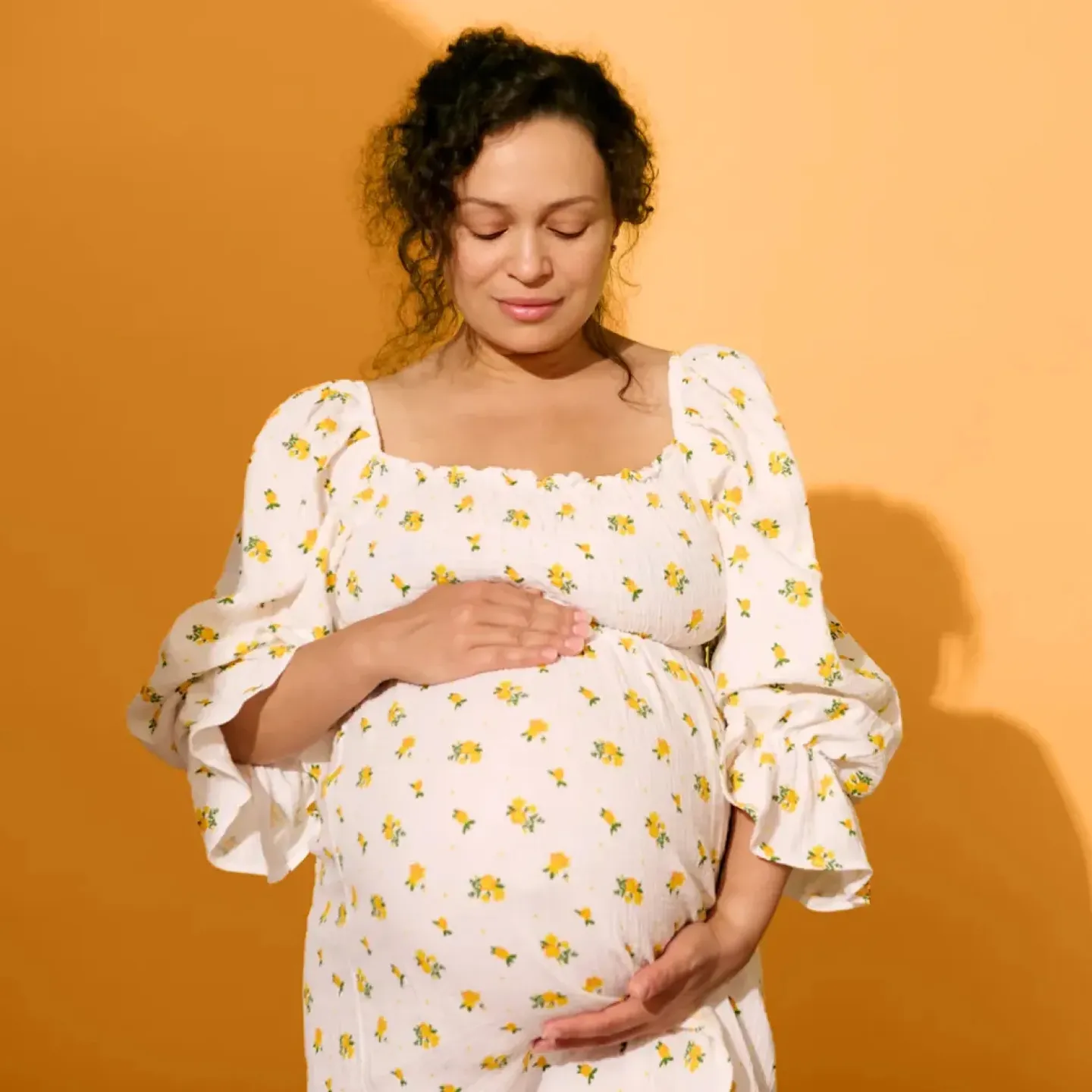 Woman having a baby over 35 (advanced age pregnancy/geriatric pregnancy).