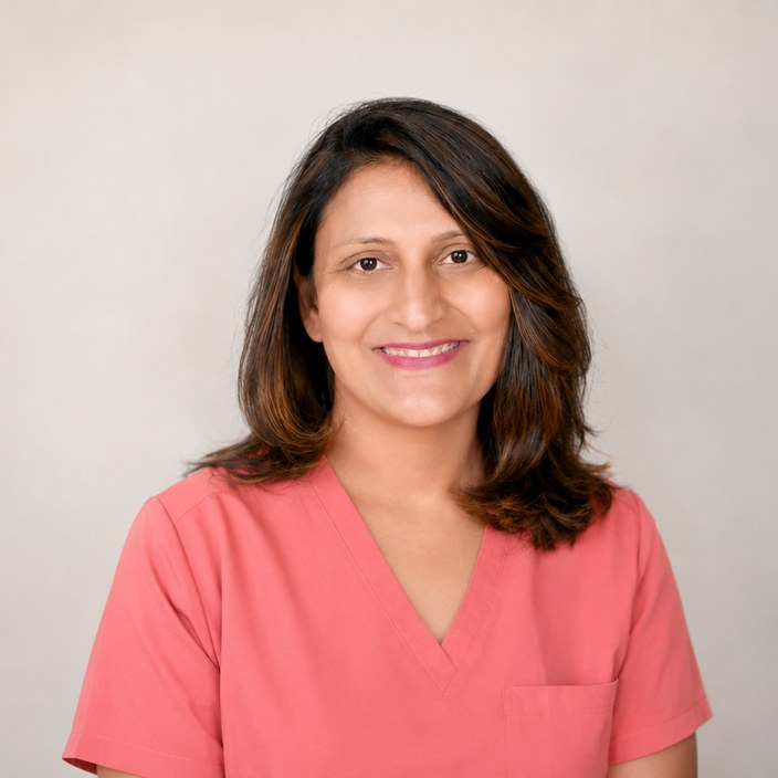 Urvi Desai headshot.