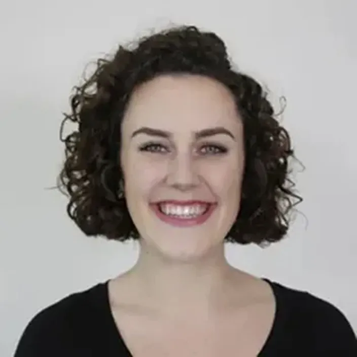Elaine Hunt headshot.