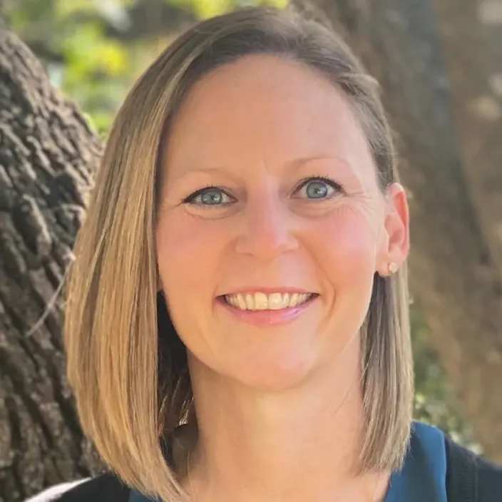 Angela Dobinsky headshot.