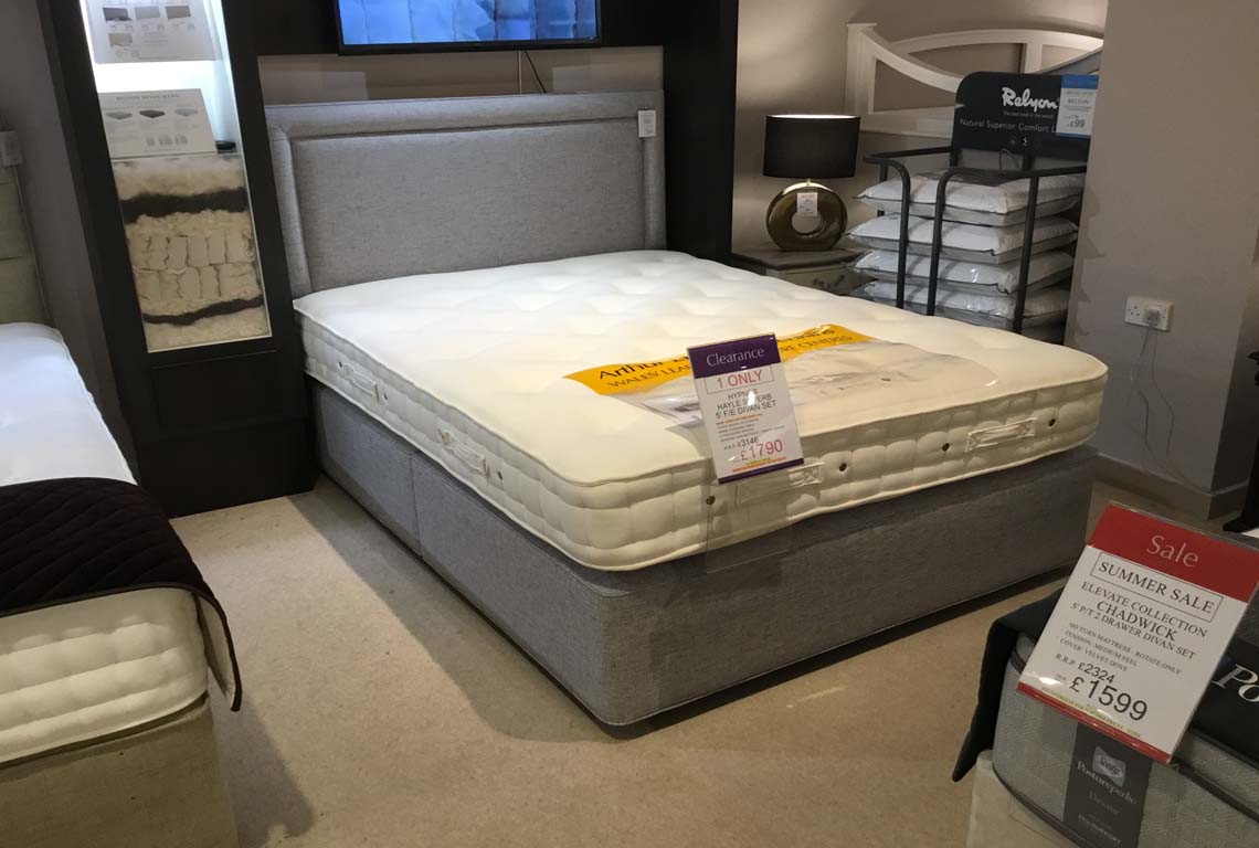 Hypnos Hayle Superb 5' F/E Divan Set