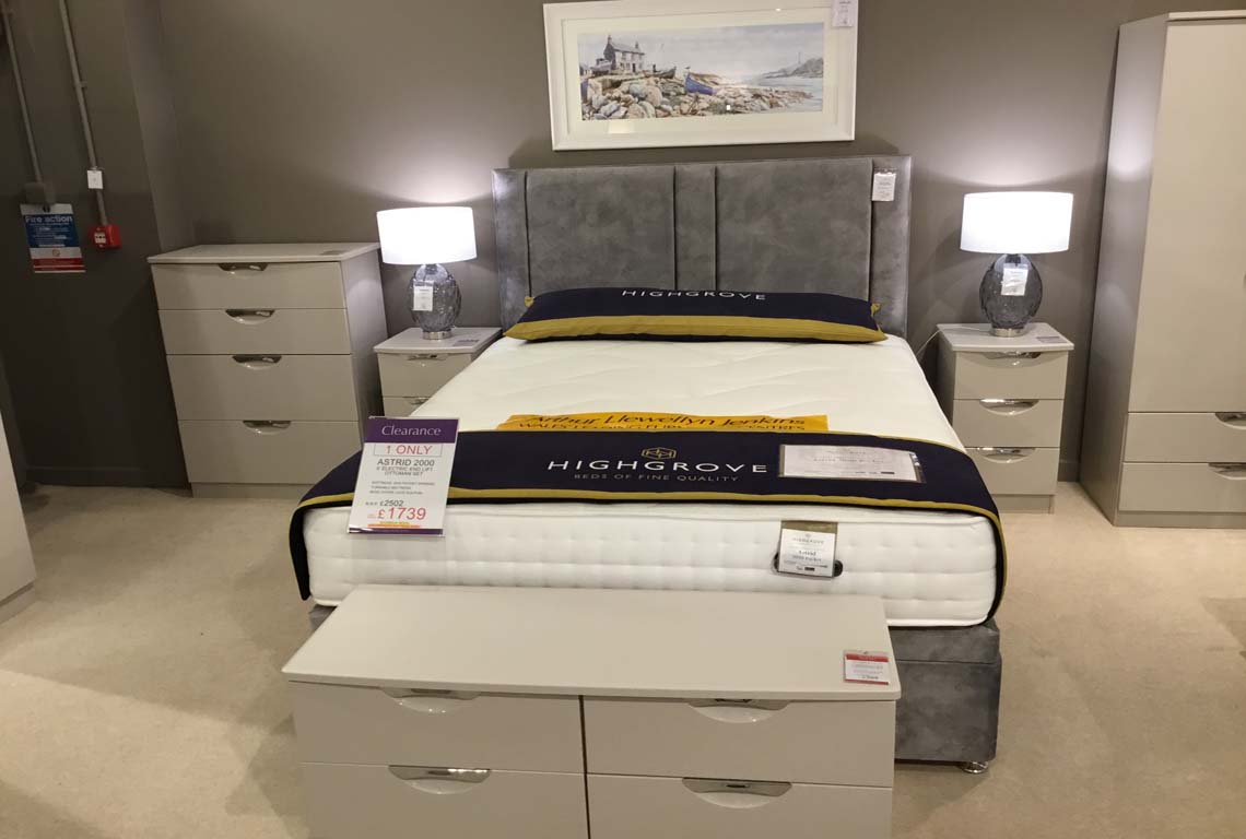 Astrid 2000 5' Electric End Lift Ottoman Set 