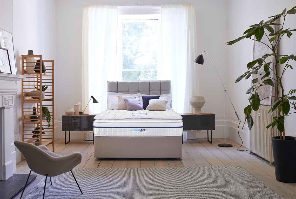 Sleepeezee Comfort Gel 3700 5' P/T Divan Set