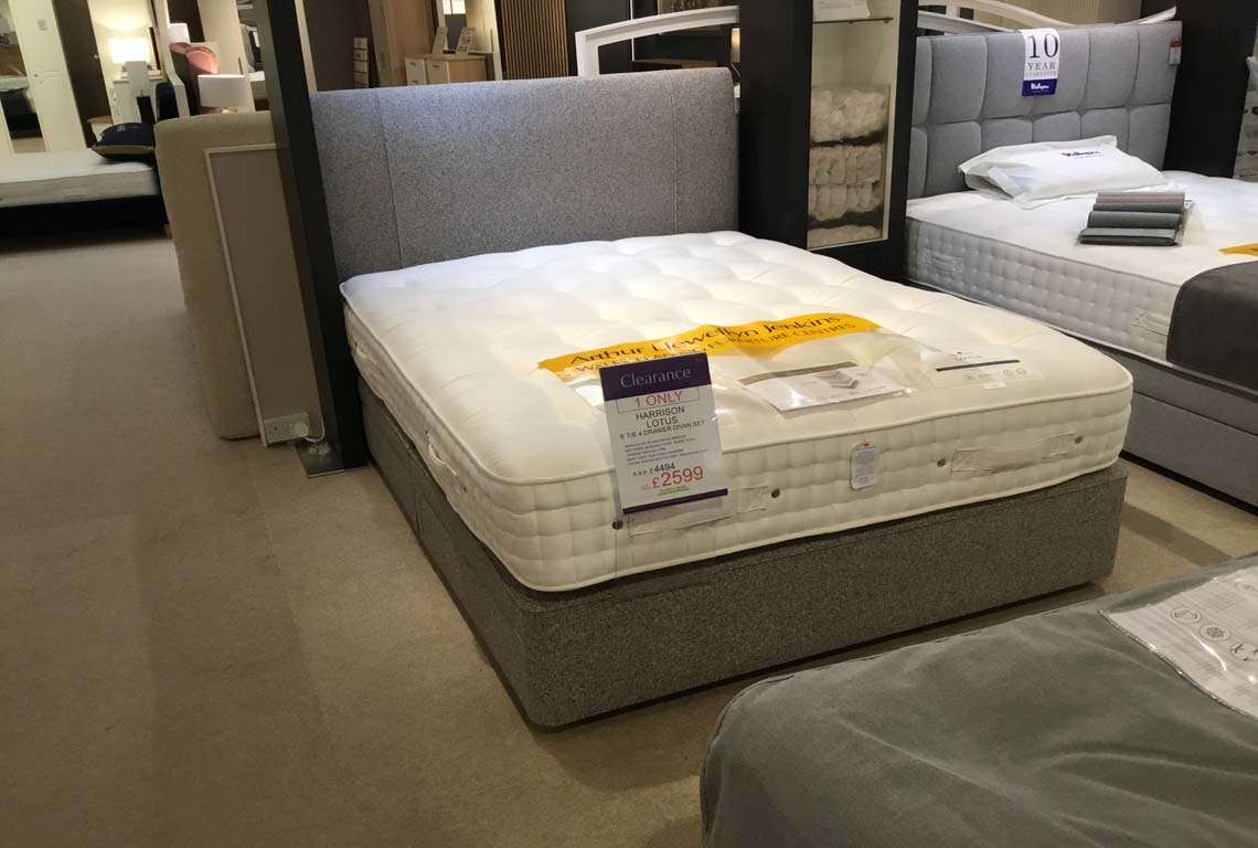 Harrison Lotus 5' T/E 4 Drawer Divan Set