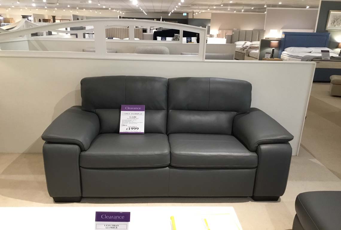 Gabi Loveseat