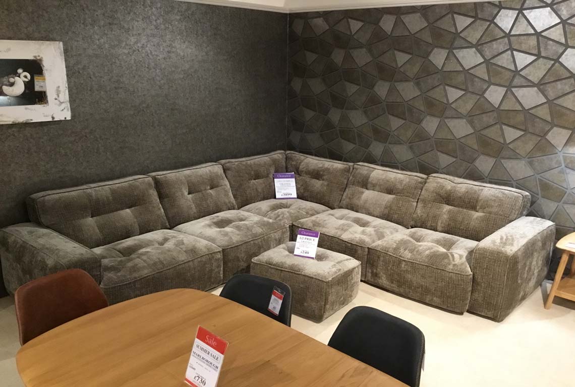 Gravell Corner Group with Standard Width Arm