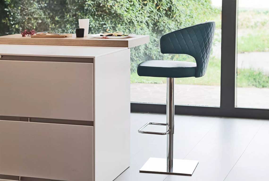 Wing Bar Stool
