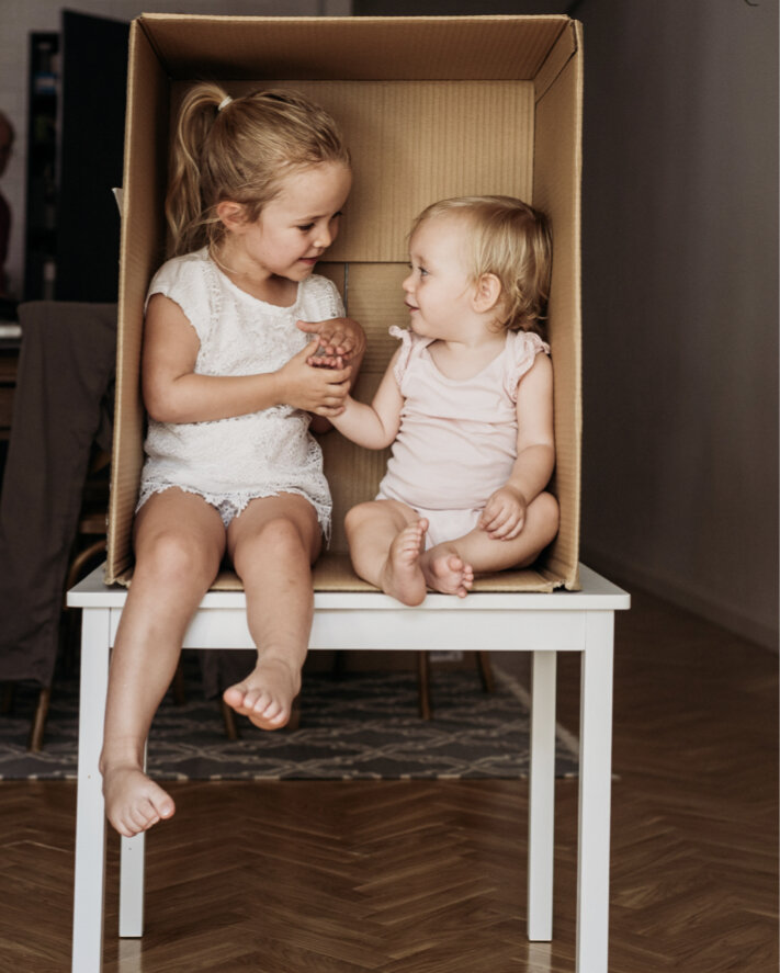 behind the scenes of the setup for this fun photoshoot with kids in the box