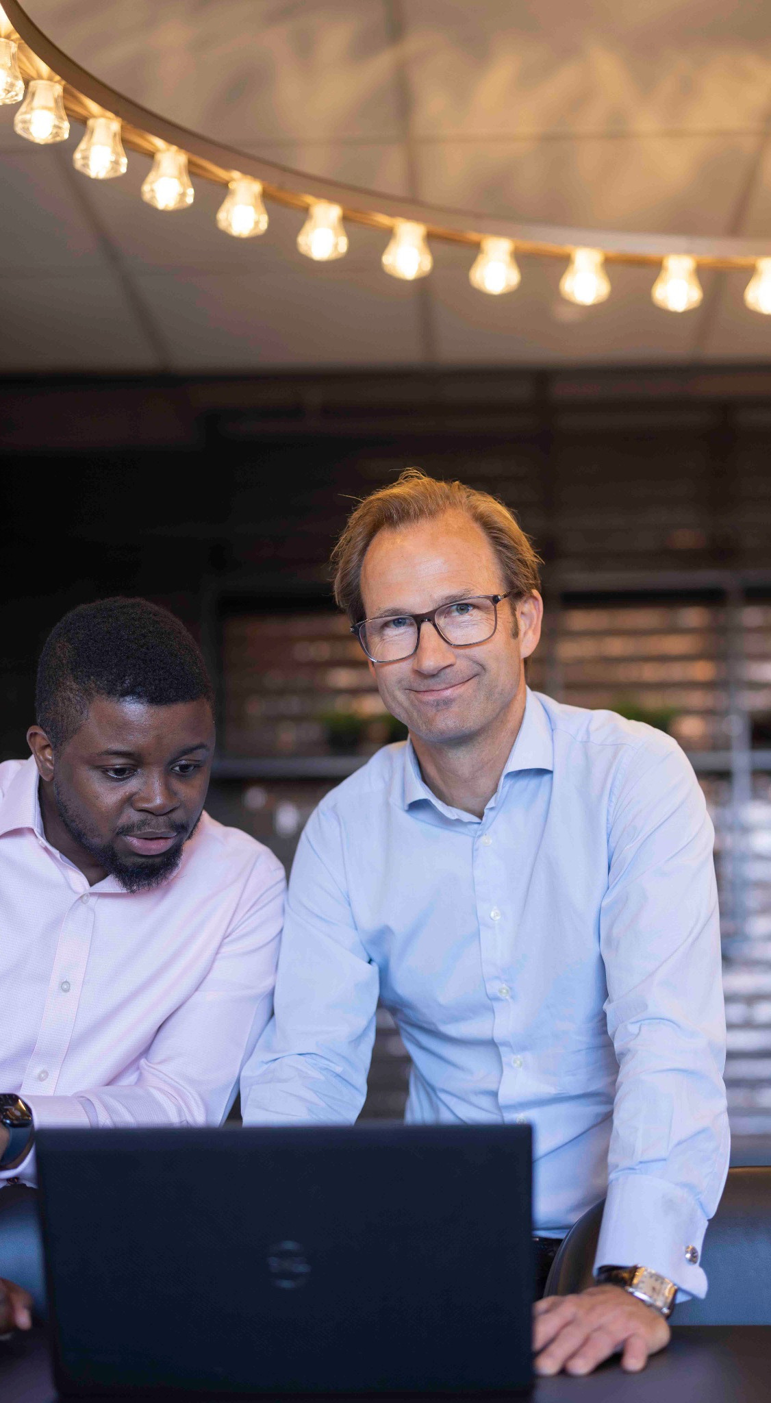 Siglar Carbon team working with voyage data