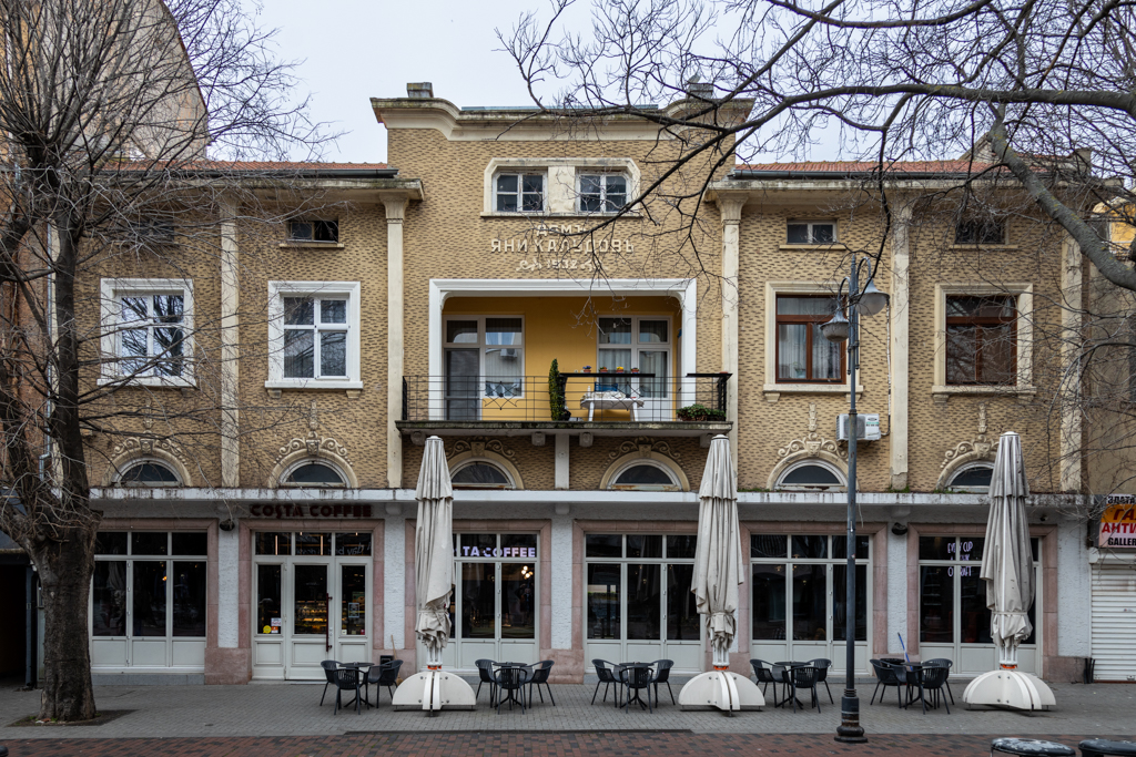 Жилищна сграда, Варна, бул. "Сливница" №11