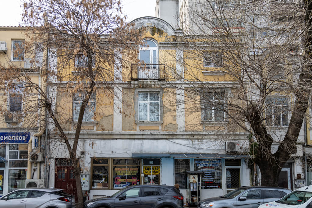 Жилищна сграда, Варна, ул. "Алеко Константинов" №7