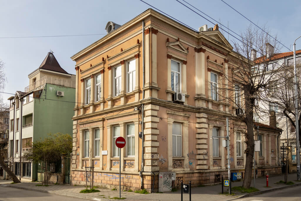 Жилищна сграда, Варна, ул. "Драгоман" №47