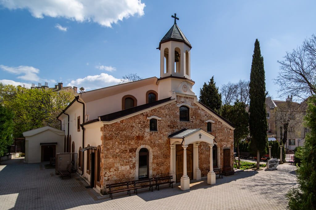 Арменска църква "Св. Саркис", Варна, ул. "Хан Аспарух"  №15