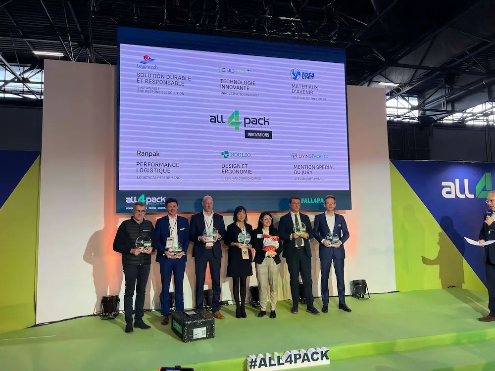 All4pack show with the award