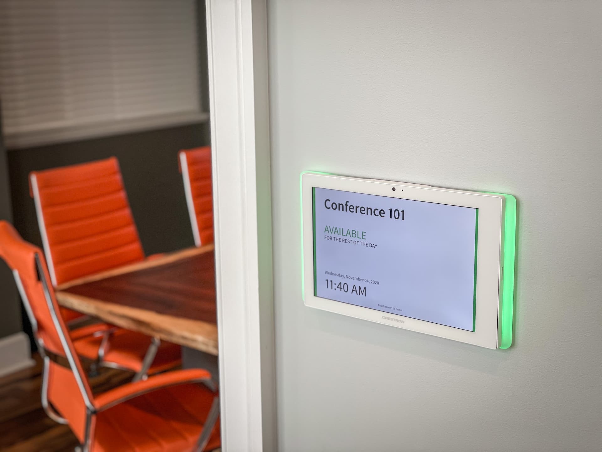 Room scheduling device
