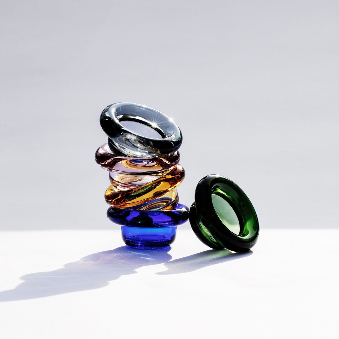 Sirkel (Norwegian for circle) is a tealight votive that play