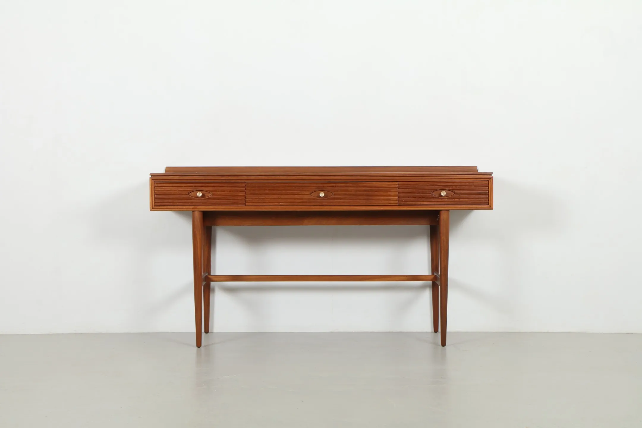 Stunning Robert Heritage 'Salisbury' Console by Archie Shine