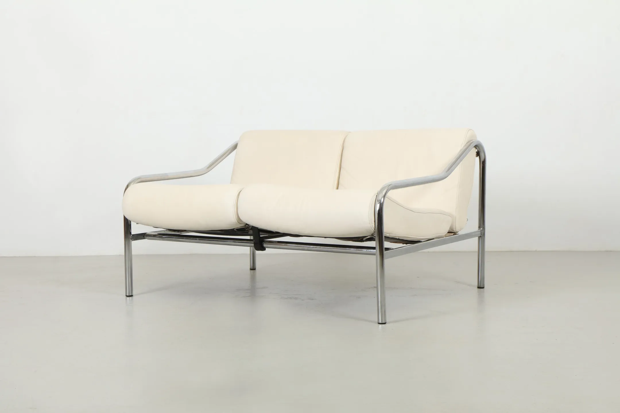 Elegant Tim Bates 'Beta' Two Seater Sofa by Pieff