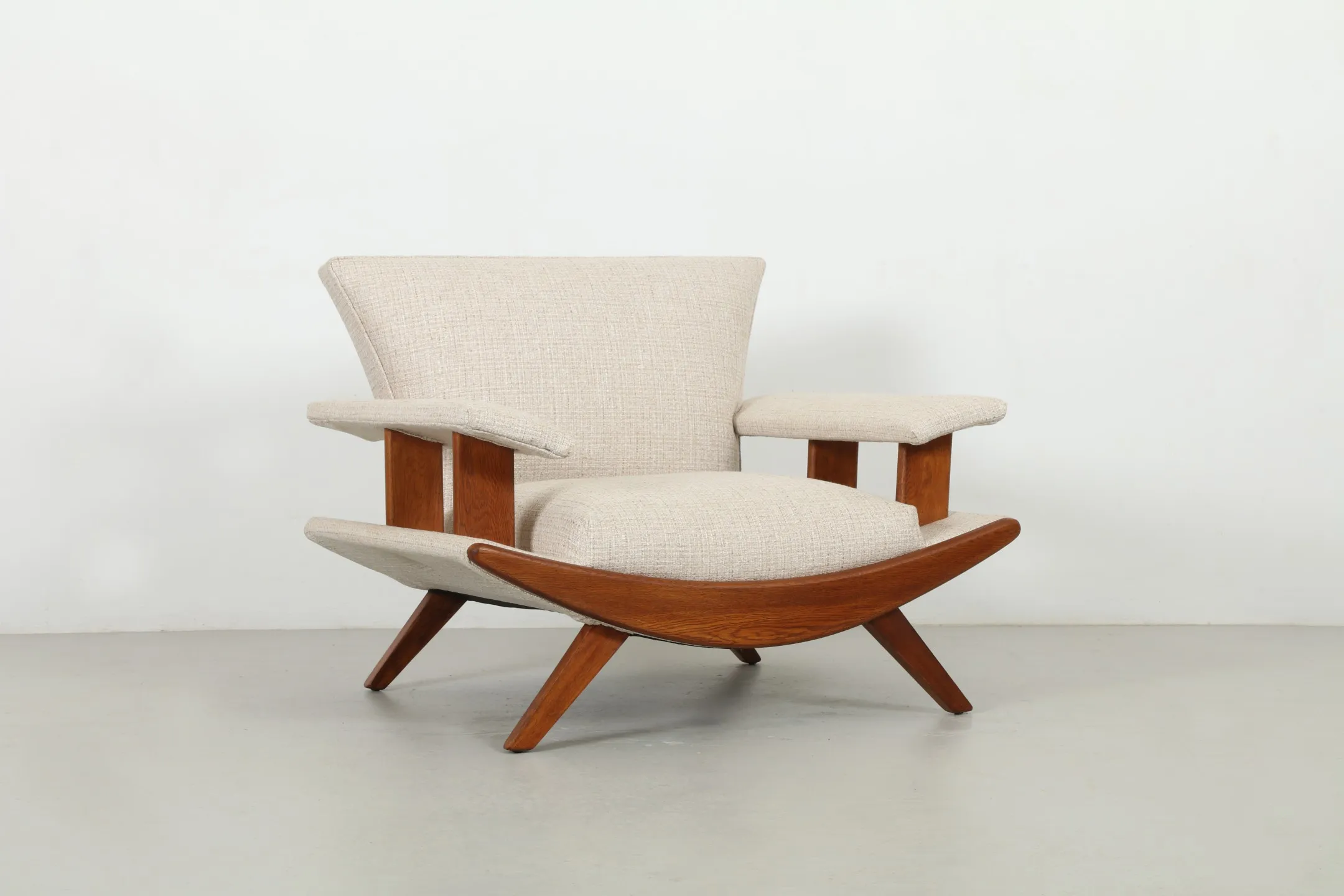 Deluxe NZ Made 'Hollywood' Banana Armchair by JMK Furnishing
