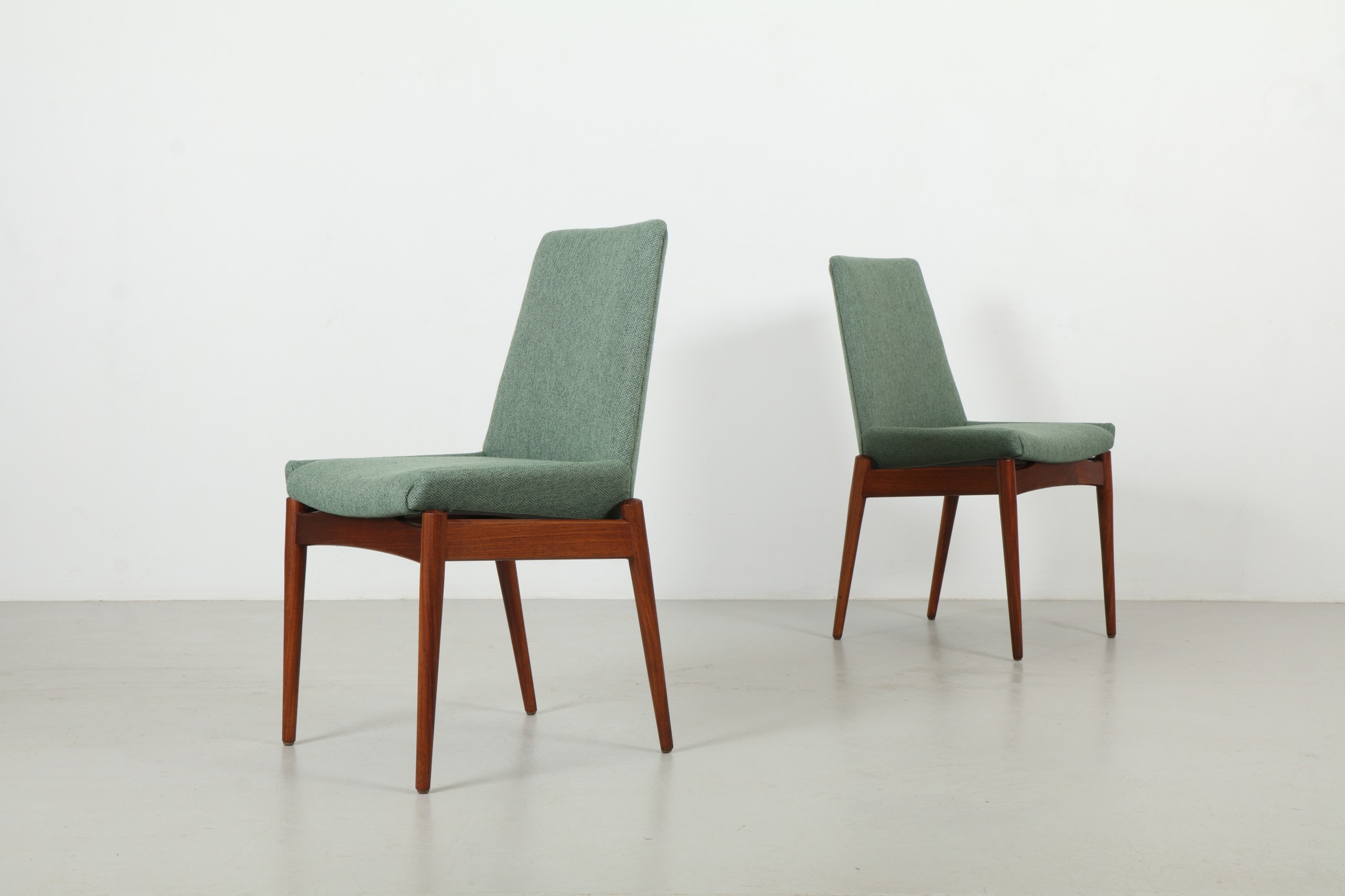 Six Sharp Robert Heritage 'Hamilton' Dining Chairs by Archie Shine